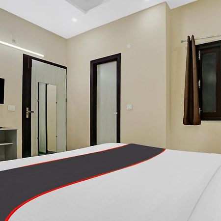 新德里 Collection O Metro View Ashok Vihar Near Shalimar Bagh Metro Station酒店 外观 照片