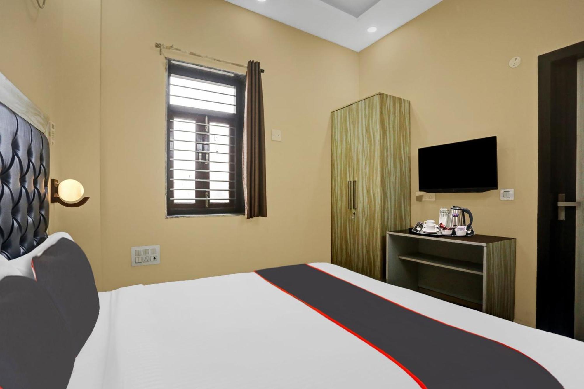 新德里 Collection O Metro View Ashok Vihar Near Shalimar Bagh Metro Station酒店 外观 照片